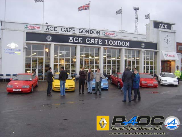 Ace-Cafe-May-05-Cars-row-1-people-sf